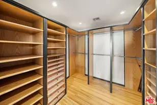 215 S Anita Ave, Los Angeles, CA 90049 - Photo 27