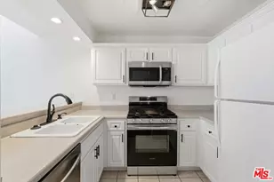5325 Newcastle Ave, Encino, CA 91316 - Photo 19