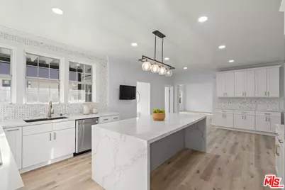 1250 S Windsor Blvd, Los Angeles, CA 90019 - Photo 9
