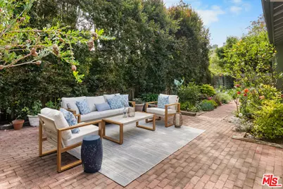 30604 Sicomoro Dr, Malibu, CA 90265 - Photo 17