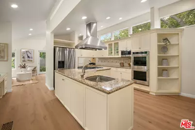 30604 Sicomoro Dr, Malibu, CA 90265 - Photo 9