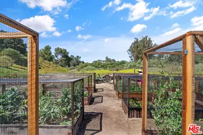 68 Paradise Cove Rd, Malibu, CA 90265 - Photo 27