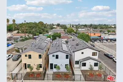10422 Graham Ave, Los Angeles, CA 90002 - Photo 1