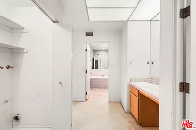 4454 Ventura Canyon Ave #103, Sherman Oaks, CA 91423 - Photo 11