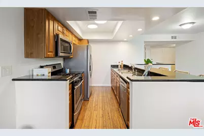 2700 Cahuenga Blvd #3108, Los Angeles, CA 90068 - Photo 9