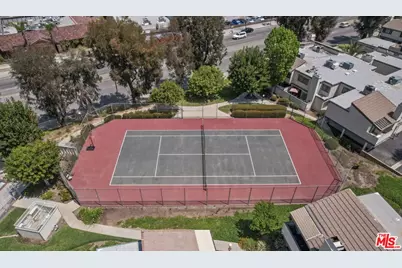 10500 Sunland Blvd #4, Sunland, CA 91040 - Photo 23
