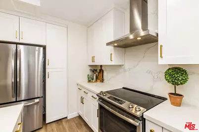 8025 Redlands St #13, Playa del Rey, CA 90293 - Photo 13