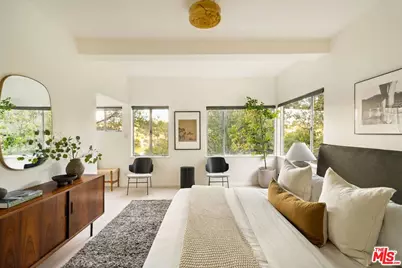 2372 Kenilworth Ave, Los Angeles, CA 90039 - Photo 33