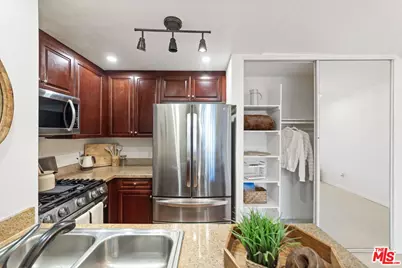 5545 Canoga Ave #206, Woodland Hills, CA 91367 - Photo 9