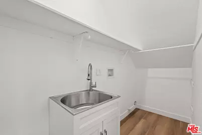 511 N Hobart Blvd, Los Angeles, CA 90004 - Photo 15