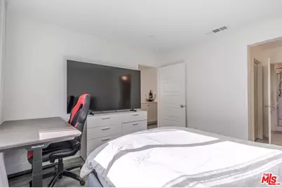12807 N Watt Ln #D, Sylmar, CA 91342 - Photo 13
