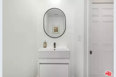 1932 Idaho Ave, Santa Monica, CA 90403 - Photo 13