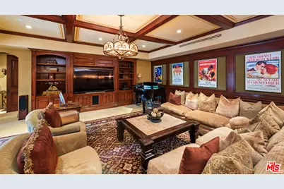 2108 Stratford Cir, Los Angeles, CA 90077 - Photo 23