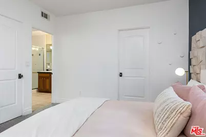 5753 White Oak Ave #7, Encino, CA 91316 - Photo 25