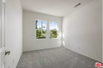 1735 W Newgrove St, Lancaster, CA 93534 - Photo 33