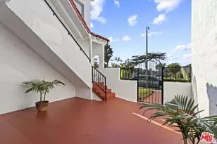 8018 S New Hampshire Ave, Los Angeles, CA 90044 - Photo 3