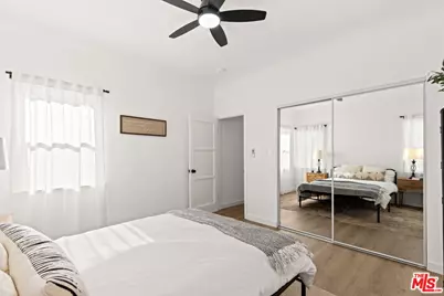 8018 S New Hampshire Ave, Los Angeles, CA 90044 - Photo 15