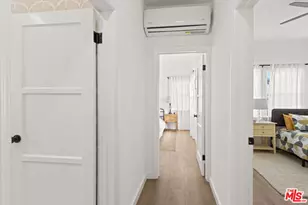 8018 S New Hampshire Ave, Los Angeles, CA 90044 - Photo 11