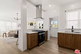 8018 S New Hampshire Ave, Los Angeles, CA 90044 - Photo 9