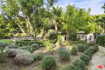 23255 Mariposa De Oro St, Malibu, CA 90265 - Photo 57