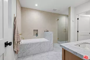 4525 Greenbush Ave, Sherman Oaks, CA 91423 - Photo 33