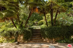 2400 Inverness Ave, Los Angeles, CA 90027 - Photo 35