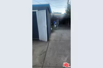 742 E 84th Pl, Los Angeles, CA 90001 - Photo 7