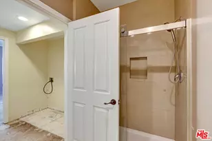 621 E Olive Ave, Burbank, CA 91501 - Photo 35