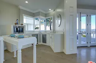 7800 Veragua Dr, Playa del Rey, CA 90293 - Photo 19