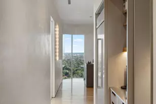 7882 Fareholm Dr, Los Angeles, CA 90046 - Photo 17