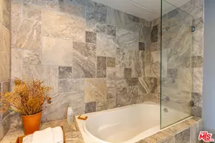 615 Hampton Dr, Venice, CA 90291 - Photo 25