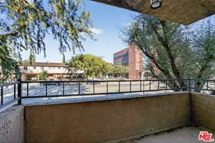 12940 Riverside Dr, Sherman Oaks, CA 91423 - Photo 15