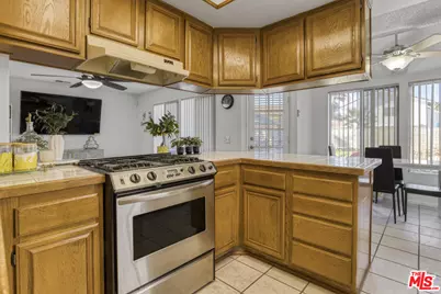 37443 Yorkshire Dr, Palmdale, CA 93550 - Photo 9