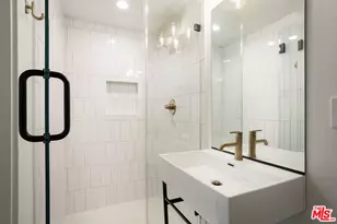 11224 W Lyon Ln, North Hollywood, CA 91606 - Photo 23