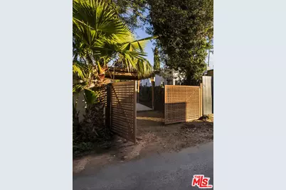 1411 Armadale Ave, Los Angeles, CA 90042 - Photo 51