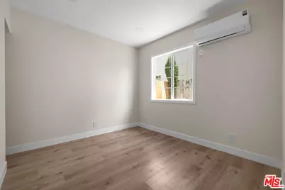 21009 Saticoy St, Canoga Park, CA 91304 - Photo 27