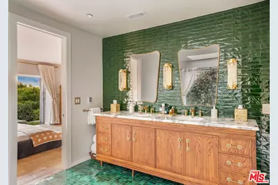 7924 Hillside Ave, Los Angeles, CA 90046 - Photo 15