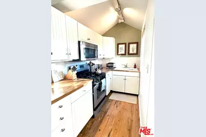 109 Muerdago Rd, Topanga, CA 90290 - Photo 23