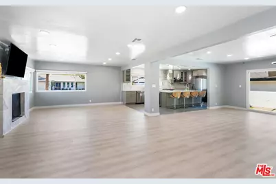 8901 Rubio Ave, North Hills, CA 91343 - Photo 5