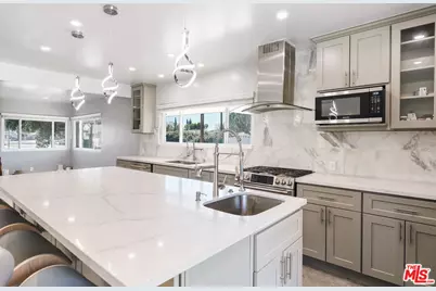 8901 Rubio Ave, North Hills, CA 91343 - Photo 15