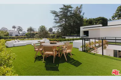 260 S Canyon View Dr, Los Angeles, CA 90049 - Photo 31