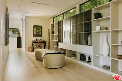 260 S Canyon View Dr, Los Angeles, CA 90049 - Photo 21