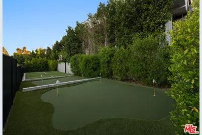 1140 Summit Dr, Beverly Hills, CA 90210 - Photo 23
