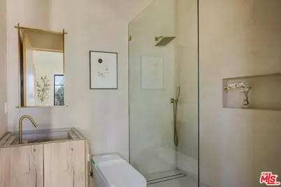 4029 East Blvd, Los Angeles, CA 90066 - Photo 35