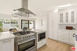 10521 Cedros Ave, Mission Hills, CA 91345 - Photo 15