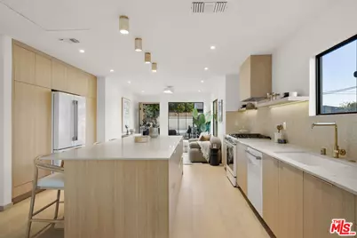 3841 S Redondo Blvd, Los Angeles, CA 90008 - Photo 7