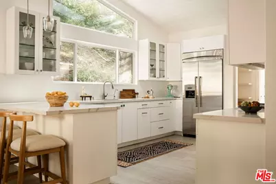 11202 Canton Dr, Studio City, CA 91604 - Photo 21