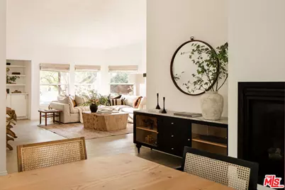 11202 Canton Dr, Studio City, CA 91604 - Photo 13