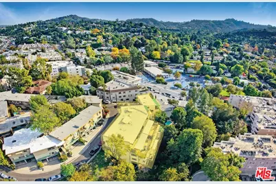 11975 Laurelwood Dr, Studio City, CA 91604 - Photo 7