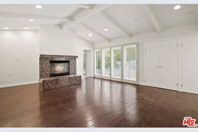 15649 Woodfield Pl, Sherman Oaks, CA 91403 - Photo 5